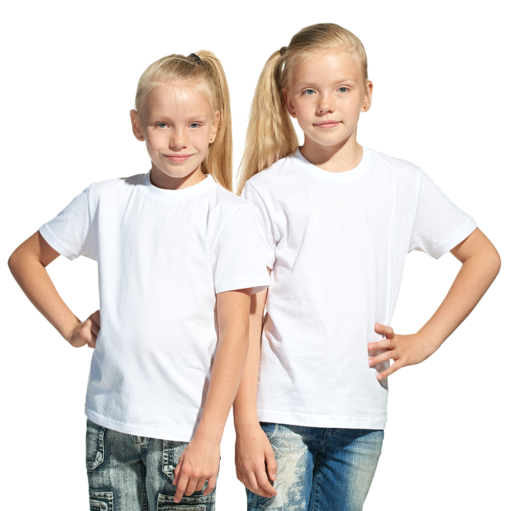 Дети в белой футболке